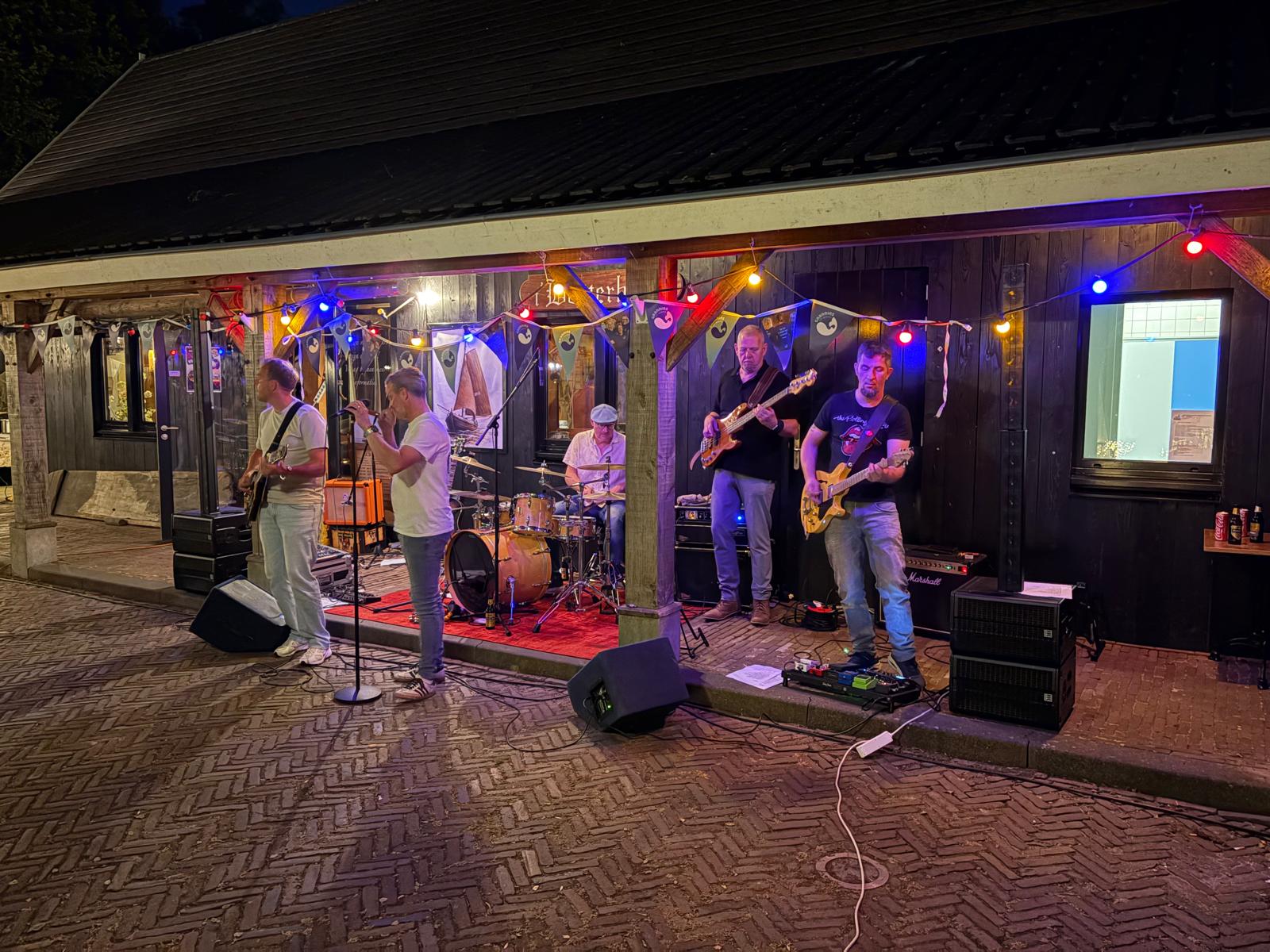 De band Uncle John treedt op in het Botterhuus op 30 mei 2026